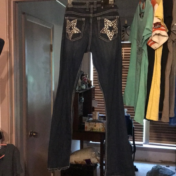 Adorable star rhinestone embellished Miss Me jeans - Picture 2 of 5